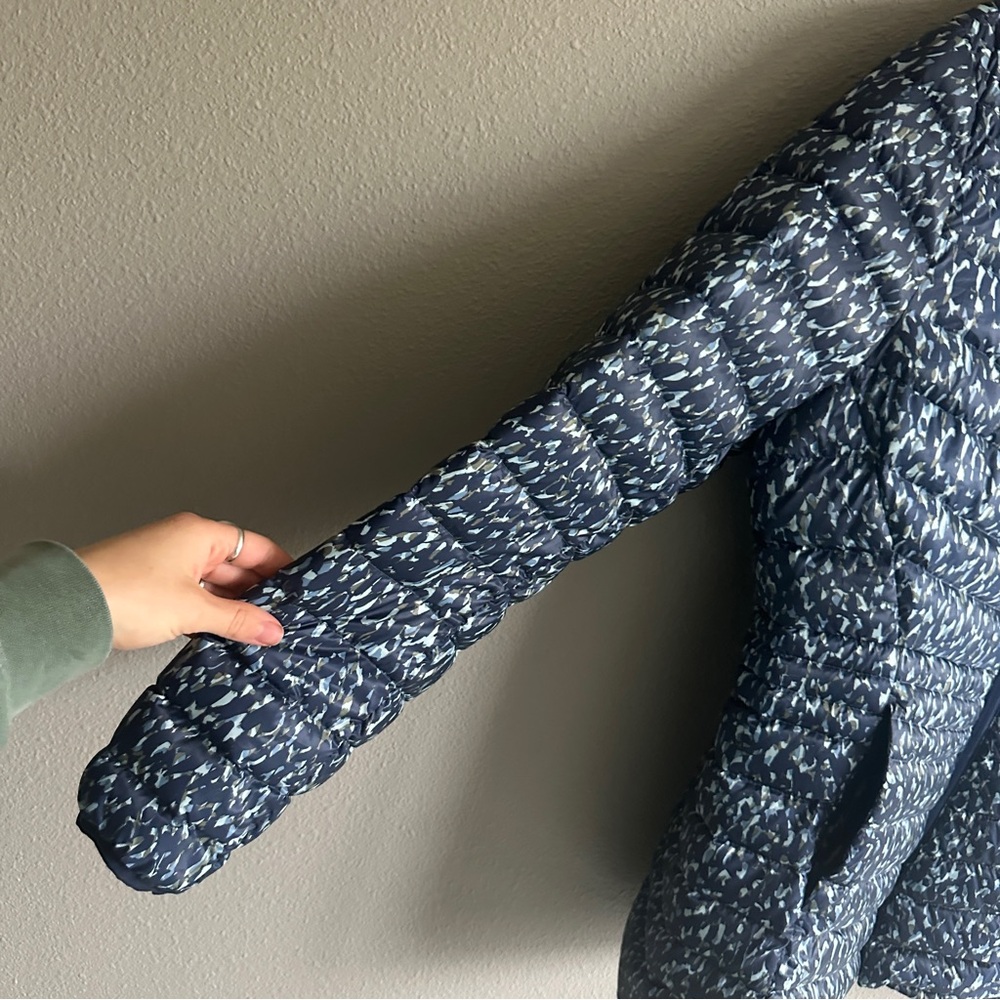 Lands' End Blue Pattern Down Puffer Jacket Medium… - image 3